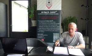 jointeur, Michael Bissiana en formation administrative chez Artech Joint